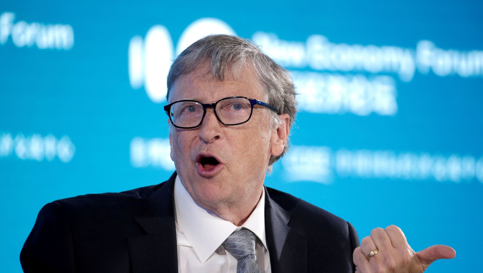 Bill Gates, Co-Chair of Bill & Melinda Gates Foundation, attends a conversation at the 2019 New Economy Forum in Beijing, China November 21, 2019 Bill Gates, Co-Chair of Bill & Melinda Gates Foundation, attends a conversation at the 2019 New Economy Forum in Beijing, China November 21, 2019 - Sputnik International, 1920, 13.02.2021