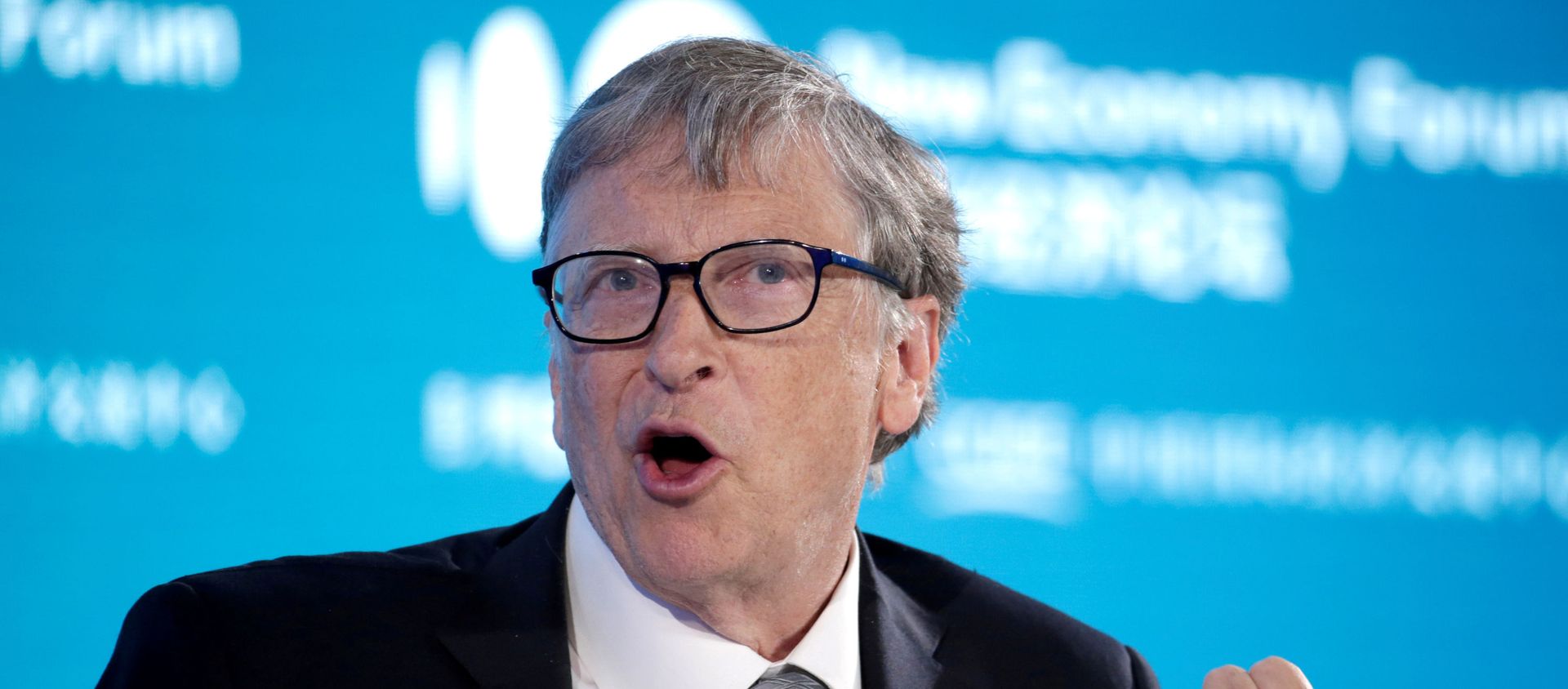Bill Gates, Co-Chair of Bill & Melinda Gates Foundation, attends a conversation at the 2019 New Economy Forum in Beijing, China November 21, 2019 Bill Gates, Co-Chair of Bill & Melinda Gates Foundation, attends a conversation at the 2019 New Economy Forum in Beijing, China November 21, 2019 - Sputnik International, 1920, 11.02.2021