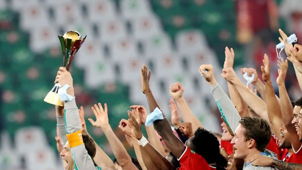 Bayern Munich players celebrate with the Club World Cup trophy Bayern Munich players celebrate with the Club World Cup trophy - Sputnik International