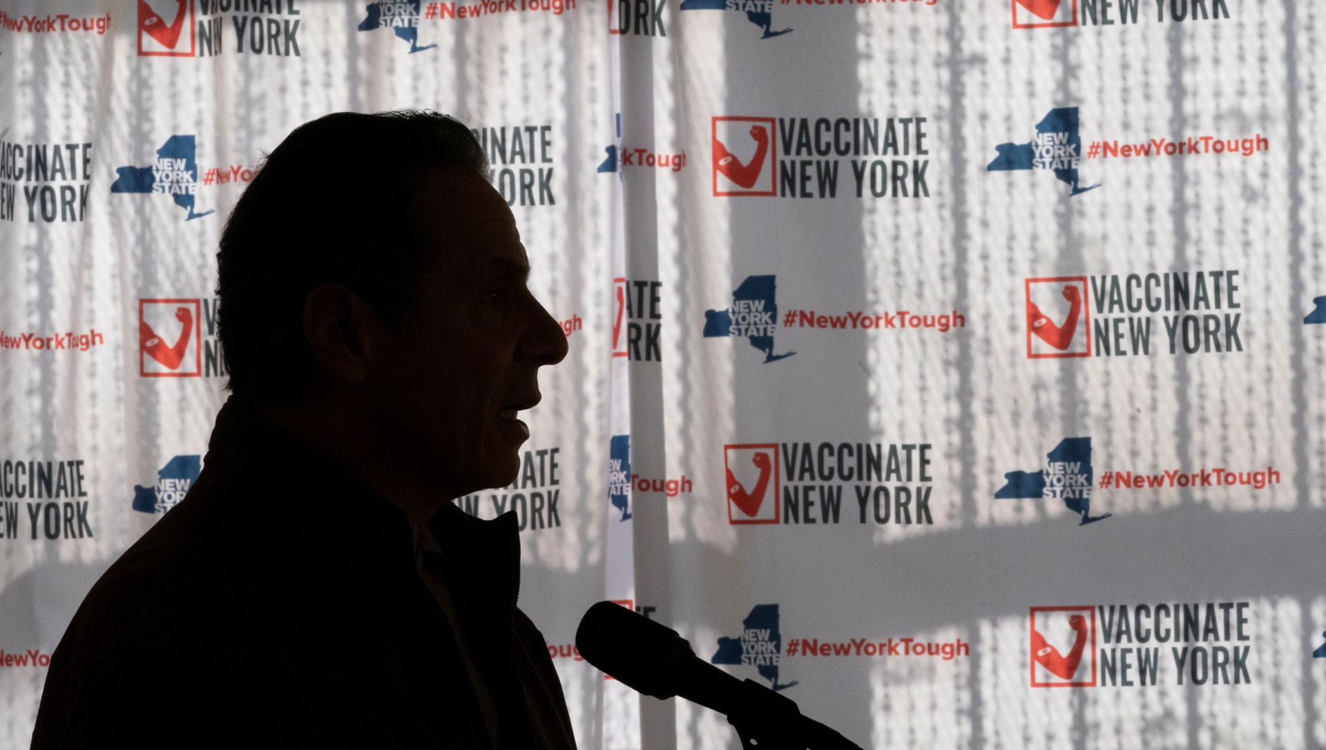 New York Governor Andrew Cuomo speaks to reporters during a news conference at a COVID-19 pop-up vaccination site in William Reid Apartments in Brooklyn, New York City, U.S., January 23, 2021 New York Governor Andrew Cuomo speaks to reporters during a news conference at a COVID-19 pop-up vaccination site in William Reid Apartments in Brooklyn, New York City, U.S., January 23, 2021 - Sputnik International, 1920, 12.02.2021