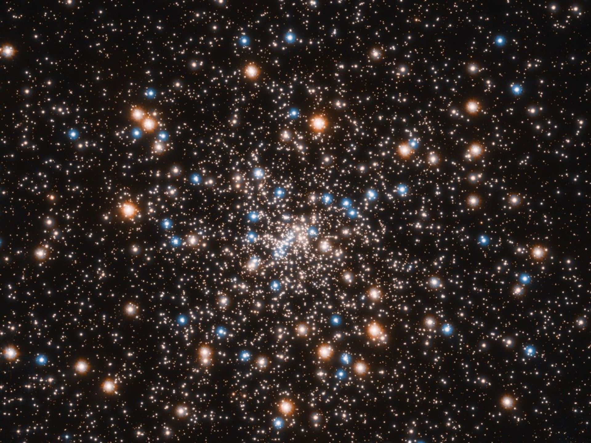 Hubble Telescope Helps Unearth Bevy of Small Black Holes Inside Globular Cluster Hubble Telescope Helps Unearth Bevy of Small Black Holes Inside Globular Cluster - Sputnik International, 1920, 12.02.2021