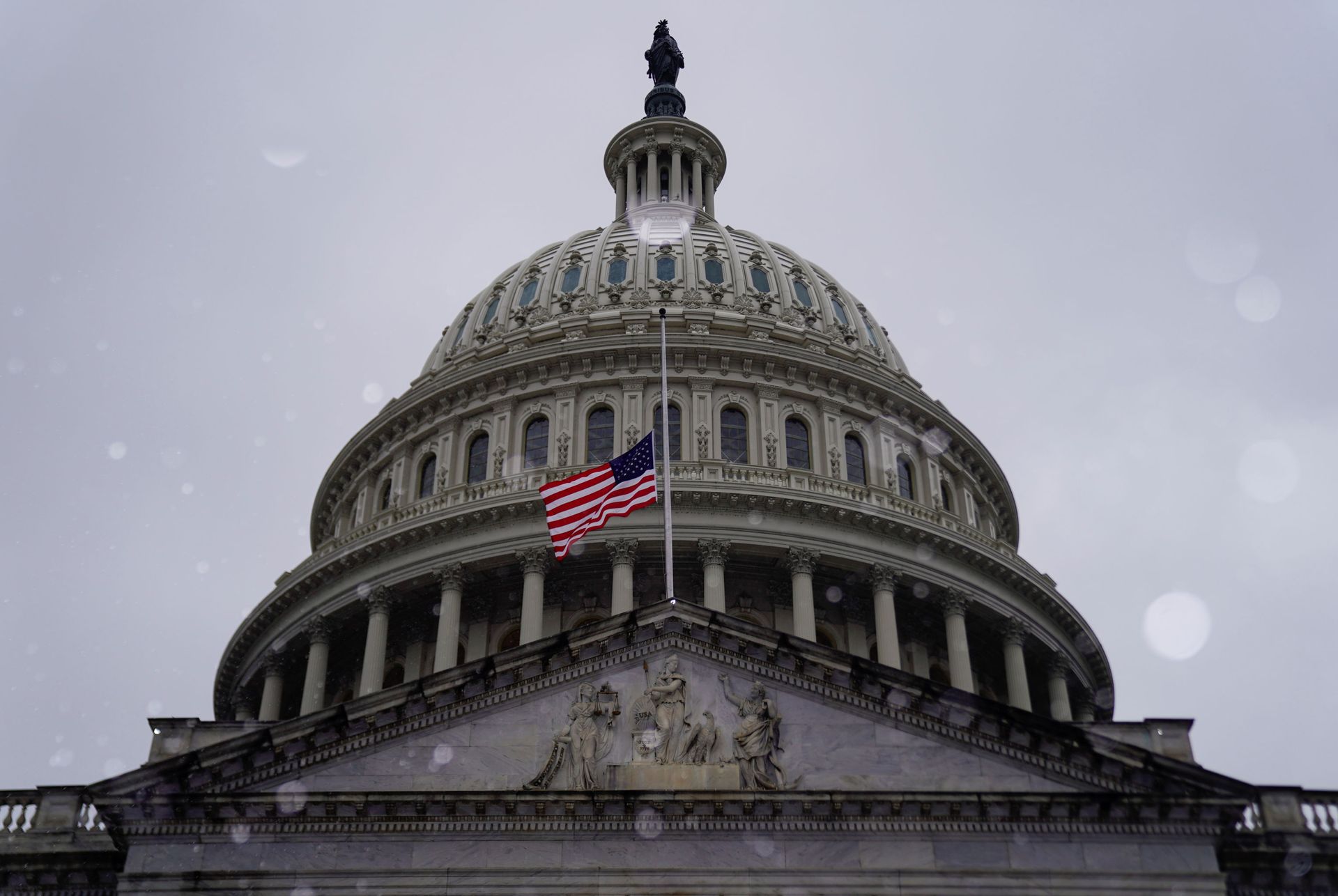 Democratic Senator Urges to Halt Impeachment Trial Over New Reports About Trump-McCarthy Call - Sputnik International, 1920, 13.02.2021
