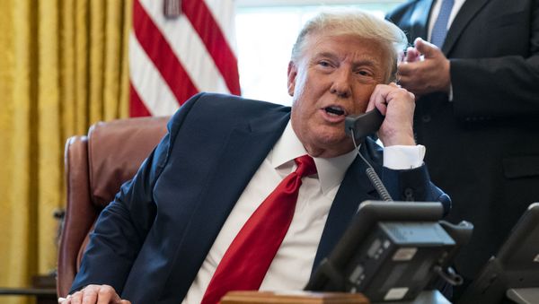 US President Donald Trump speaks to the leaders of Sudan and Israel as he announces that Sudan will normalize relations with Israel at the White House in Washington, DC, on October 23, 2020. - Sputnik International