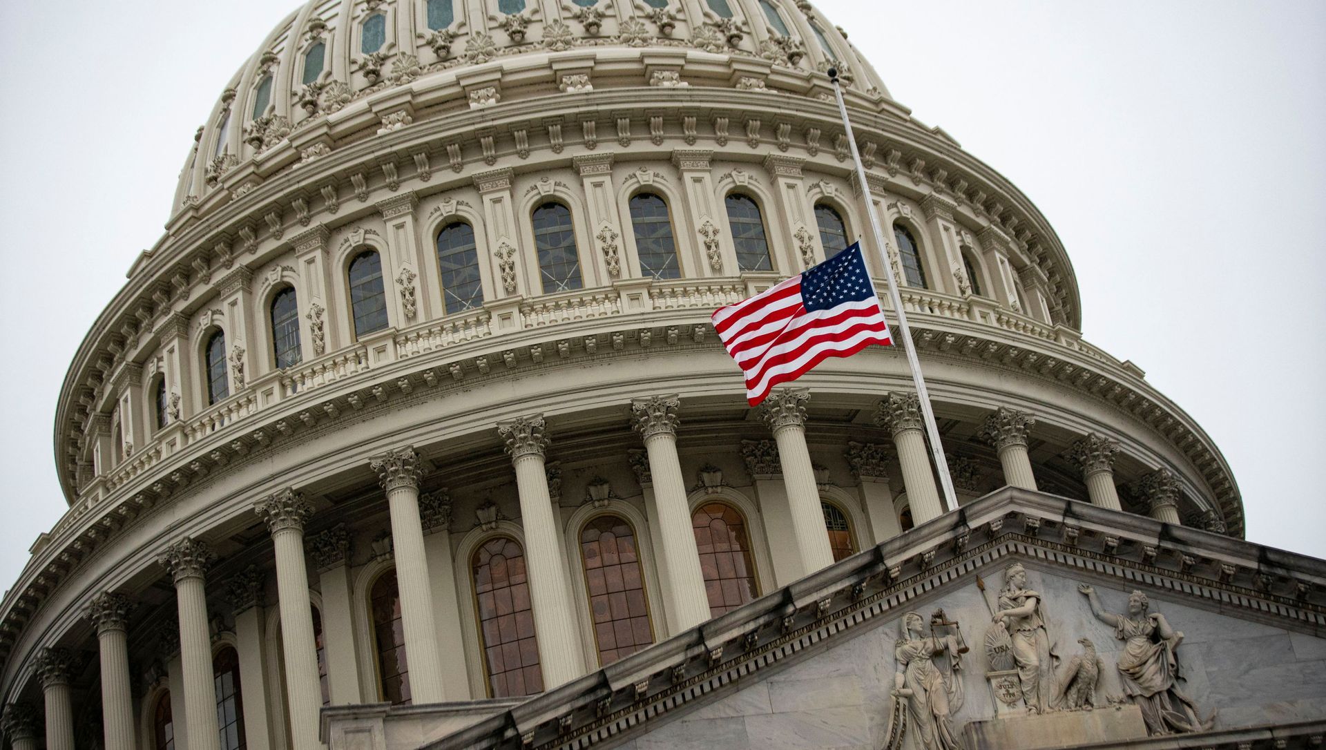 The American flag flies at half staff at the U.S. Capitol Building on the fifth day of the impeachment trial of former U.S. President Donald Trump, on charges of inciting the deadly attack on the U.S. Capitol, in Washington, U.S., February 13, 2021. The American flag flies at half staff at the U.S. Capitol Building on the fifth day of the impeachment trial of former U.S. President Donald Trump, on charges of inciting the deadly attack on the U.S. Capitol, in Washington, U.S., February 13, 2021. - Sputnik International, 1920, 13.02.2021