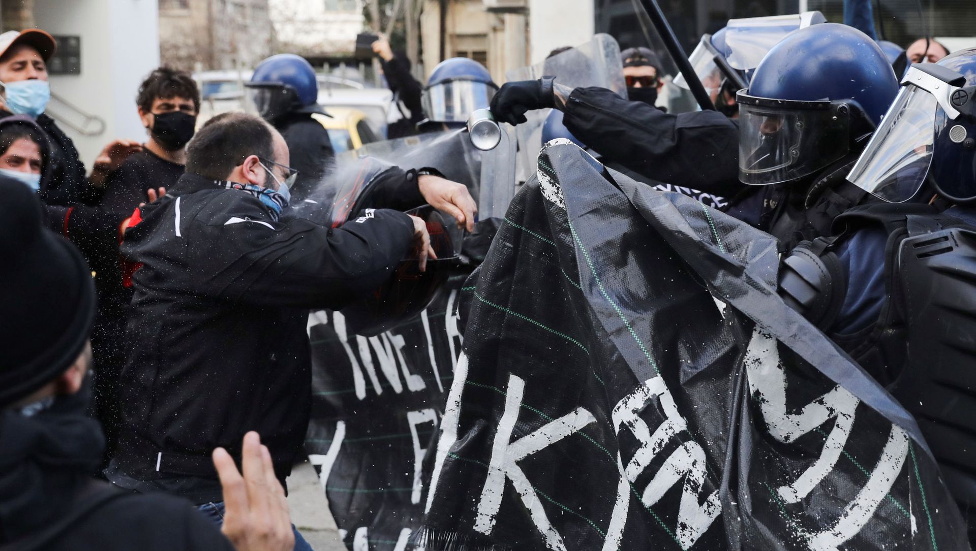 Protesters and activists clash with riot police during a rally against corruption and COVID-19 restriction measures, in Nicosia, Cyprus February 13, 2021 Protesters and activists clash with riot police during a rally against corruption and COVID-19 restriction measures, in Nicosia, Cyprus February 13, 2021 - Sputnik International, 1920, 13.02.2021