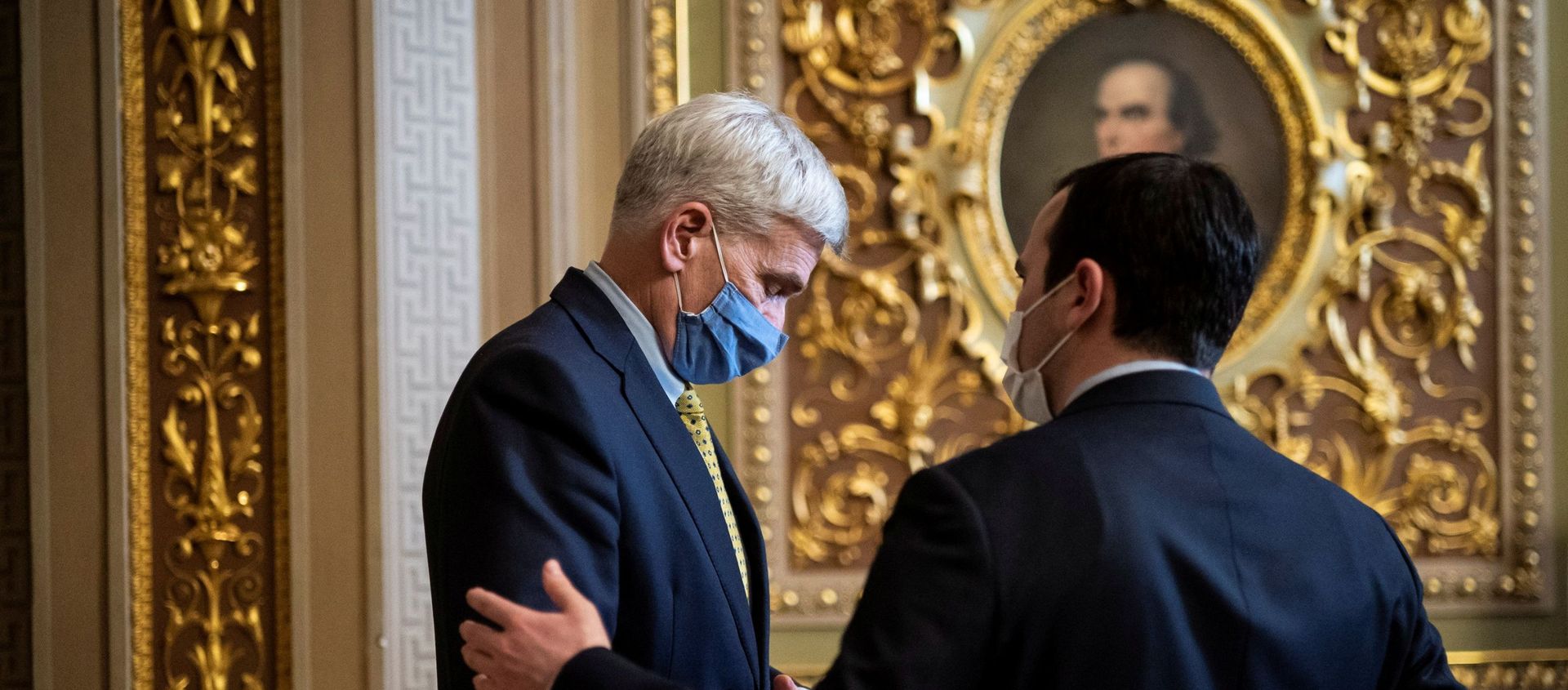 Sen. Bill Cassidy, R-La., talks with staff in the Senate Reception room on the fourth day of the Senate Impeachment trials Sen. Bill Cassidy, R-La., talks with staff in the Senate Reception room on the fourth day of the Senate Impeachment trials - Sputnik International, 1920, 14.02.2021