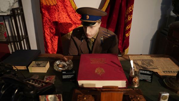 A sample of some of the items on display at The KGB Spy Museum in New York on January 25, 2019. - The exhibit presents a never-before-seen collection of items covering the activities of KGB agents and revealing the methods that underlay many of history's top secret espionage operations. The vast exhibition hall, housed in a former warehouse on 14th Street, is home to some 3,500 original period objects, which Lithuanian historian and designer of the museum Julius Urbaitis, 55, claims to have gathered after 30 years of research around the world. - Sputnik International