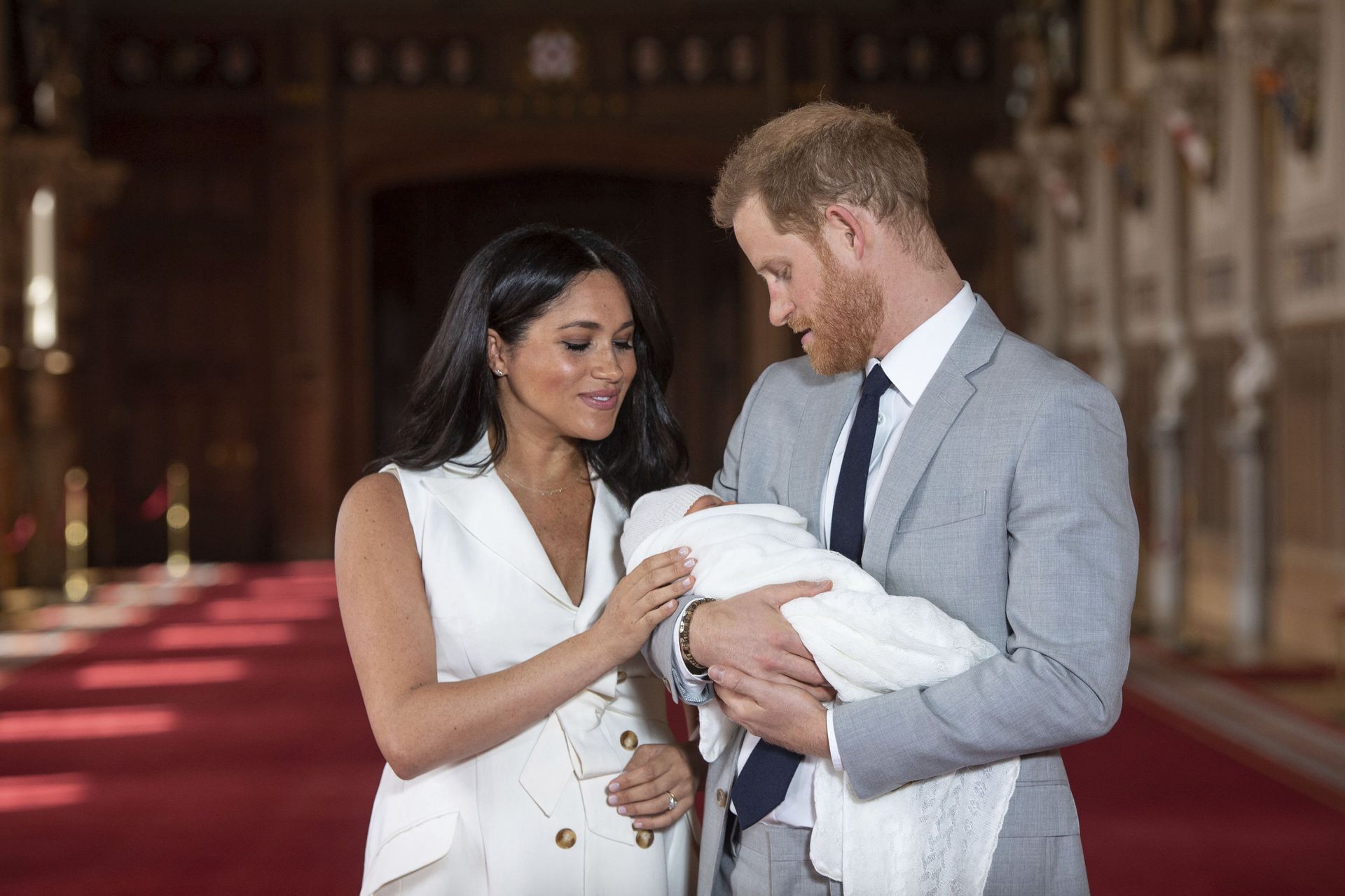 In this Wednesday May 8, 2019 file photo Britain's Prince Harry and Meghan, Duchess of Sussex, pose during a photocall with their newborn son Archie, in St George's Hall at Windsor Castle, Windsor, south England. The Duchess of Sussex has revealed that she had a miscarriage in July. Meghan described the experience in an opinion piece in the New York Times on Wednesday. She wrote: I knew, as I clutched my firstborn child, that I was losing my second. The former Meghan Markle and husband Prince Harry have a son, Archie, born in 2019. In this Wednesday May 8, 2019 file photo Britain's Prince Harry and Meghan, Duchess of Sussex, pose during a photocall with their newborn son Archie, in St George's Hall at Windsor Castle, Windsor, south England. The Duchess of Sussex has revealed that she had a miscarriage in July. Meghan described the experience in an opinion piece in the New York Times on Wednesday. She wrote: I knew, as I clutched my firstborn child, that I was losing my second. The former Meghan Markle and husband Prince Harry have a son, Archie, born in 2019. - Sputnik International, 1920, 22.10.2021