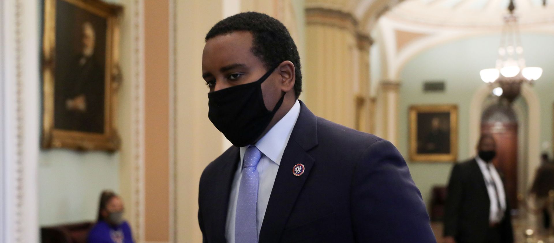 U.S. House impeachment manager Rep. Joe Neguse (D-CO) walks to the U.S. Senate floor for Day Two of the impeachment trial of former U.S. President Donald Trump - Sputnik International, 1920, 14.02.2021