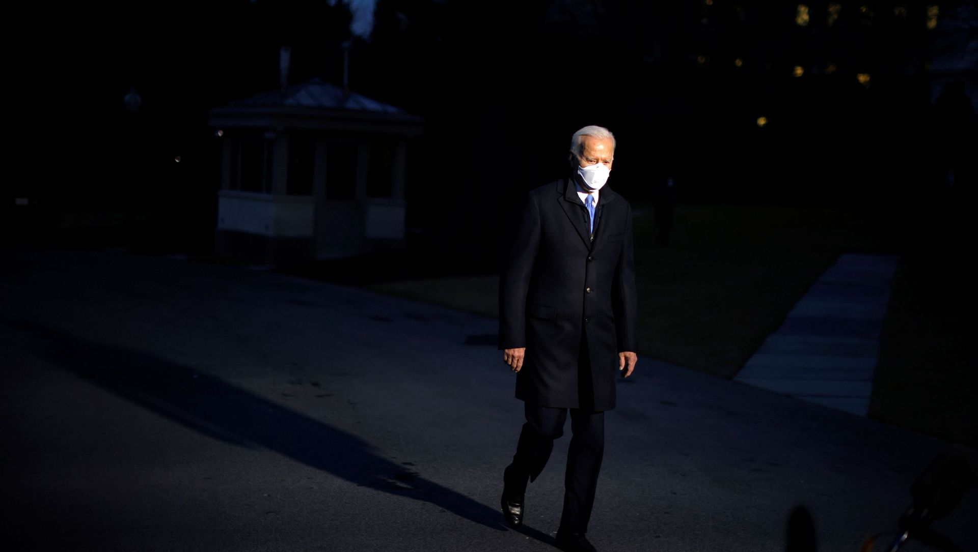 U.S. President Joe Biden leaves the Oval Office as he departs to Camp David from the South Lawn of the White House in Washington, U.S., February 12, 2021 U.S. President Joe Biden leaves the Oval Office as he departs to Camp David from the South Lawn of the White House in Washington, U.S., February 12, 2021 - Sputnik International, 1920, 14.02.2021