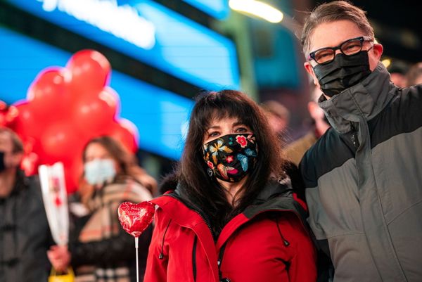 Love in the Time of COVID: How Valentine's Day Was Celebrated in the US - Sputnik International