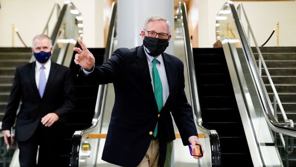 U.S. Senator Richard Burr (R-NC) gestures during the fifth day of the impeachment trial of former U.S. President Donald Trump, on charges of inciting the deadly attack on the U.S. Capitol, in Washington, U.S., February 13, 2021. - Sputnik International