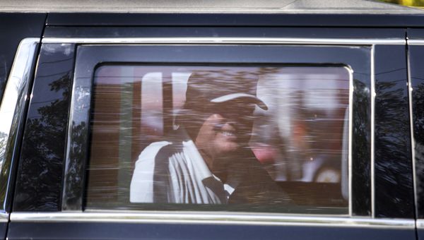 Former US president Donald Trump reacts as he is driven past supporters on 15 February 2021 in West Palm Beach, Florida. The rally participants lined the street on President's Day to show support for him after his 2020 election loss to President Joe Biden.  - Sputnik International