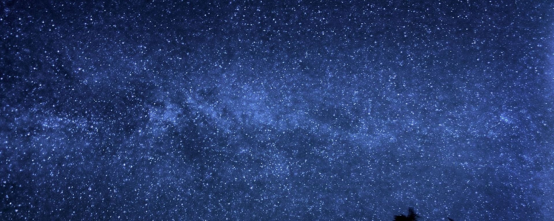 The Milky Way with the Andromeda Galaxy visible to the upper right hand side. - Sputnik International, 1920, 25.06.2021