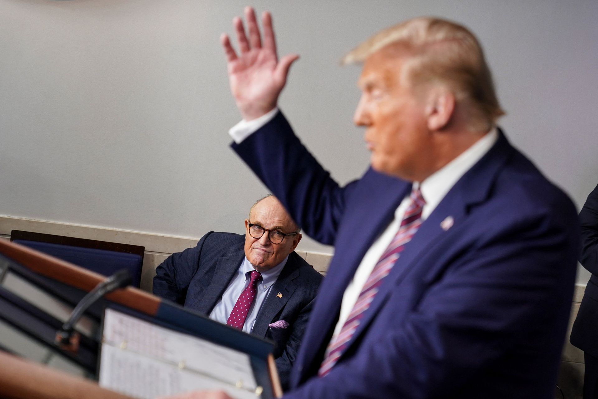 Former New York Mayor Rudy Giuliani listens as U.S. President Donald Trump speaks during a news conference in the Briefing Room of the White House on September 27, 2020 in Washington, DC. Former New York Mayor Rudy Giuliani listens as U.S. President Donald Trump speaks during a news conference in the Briefing Room of the White House on September 27, 2020 in Washington, DC. - Sputnik International, 1920, 22.10.2021