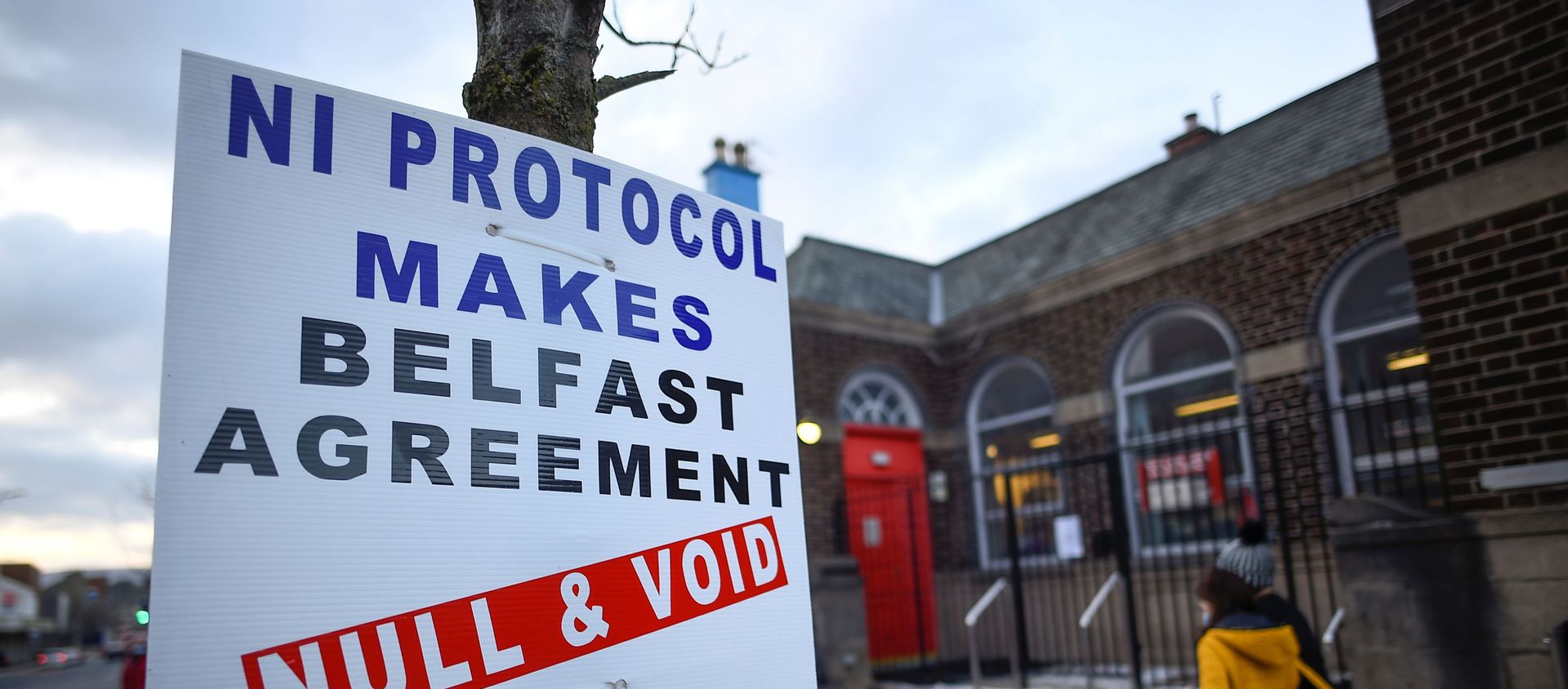 A sign is seen with a message against the Brexit border checks in relation to the Northern Ireland protocol in Larne, Northern Ireland, 12 February 2021 A sign is seen with a message against the Brexit border checks in relation to the Northern Ireland protocol in Larne, Northern Ireland, 12 February 2021 - Sputnik International, 1920, 17.02.2021