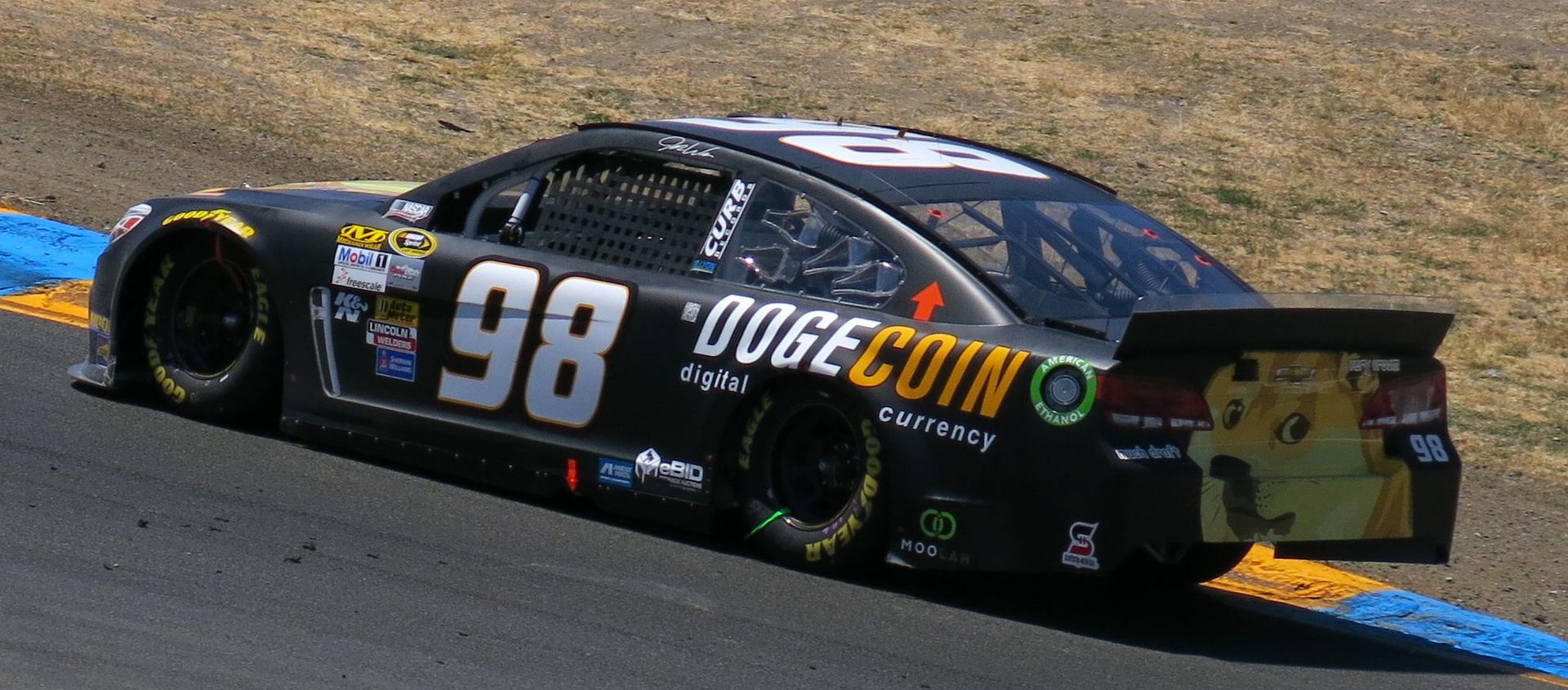 Josh Wise's No. 98 Dogecoin Chevrolet at Sonoma Raceway in 2014 Josh Wise's No. 98 Dogecoin Chevrolet at Sonoma Raceway in 2014 - Sputnik International, 1920, 17.02.2021