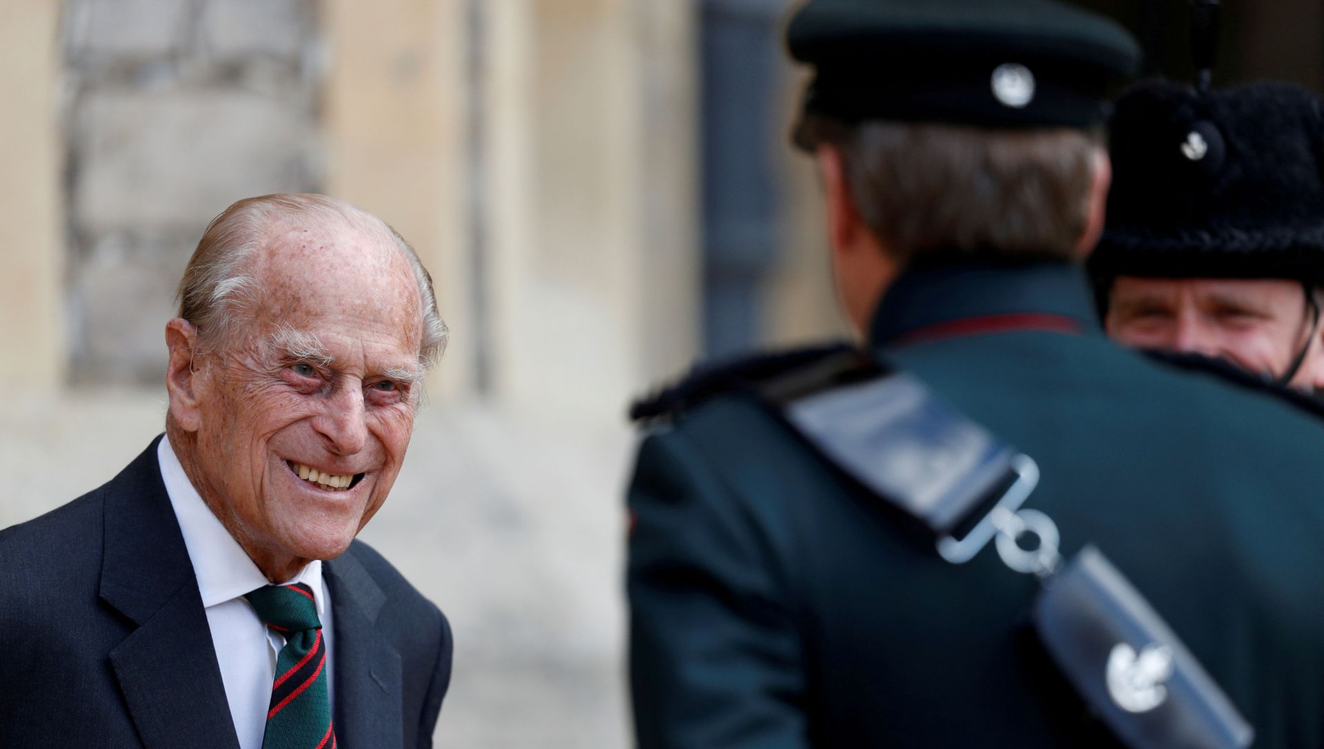Britain's Prince Philip speaks to Assistant Colonel Commandant, Major General Tom Copinger-Symes during the transfer of the Colonel-in-Chief of the Rifles at Windsor Castle in Britain July 22, 2020 Britain's Prince Philip speaks to Assistant Colonel Commandant, Major General Tom Copinger-Symes during the transfer of the Colonel-in-Chief of the Rifles at Windsor Castle in Britain July 22, 2020 - Sputnik International, 1920, 01.03.2021