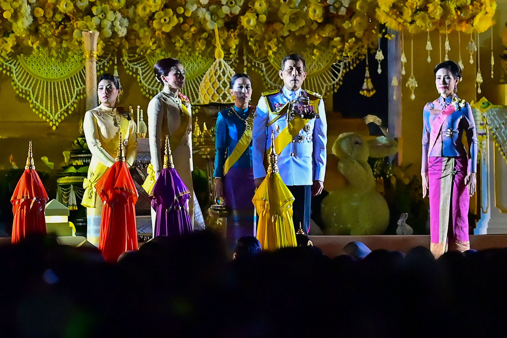 Thai King’s 'Missing' Wife Spotted in Public After Scandal Over 'Leaked Nudes' of Royal Mistress - Sputnik International, 1920, 18.02.2021