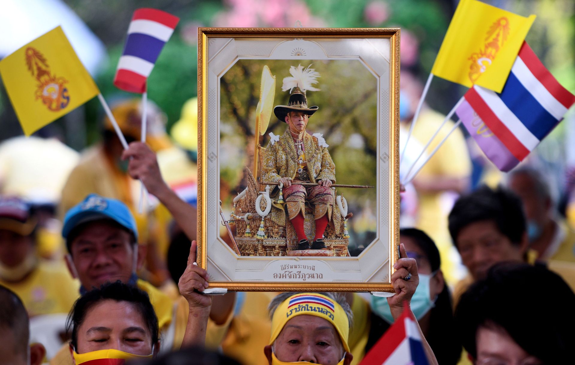 Thai King’s 'Missing' Wife Spotted in Public After Scandal Over 'Leaked Nudes' of Royal Mistress - Sputnik International, 1920, 18.02.2021