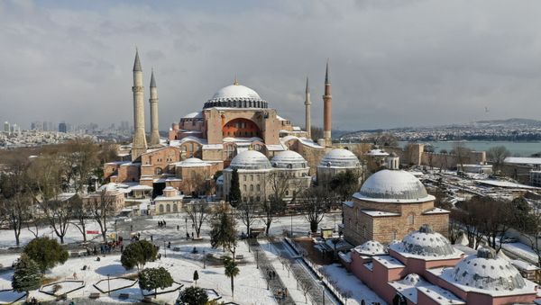 Drone footage shows Ayasofya-i Kebir Camii or Hagia Sophia Grand Mosque during a snowy day in Istanbul, Turkey, February 17, 2021. - Sputnik International