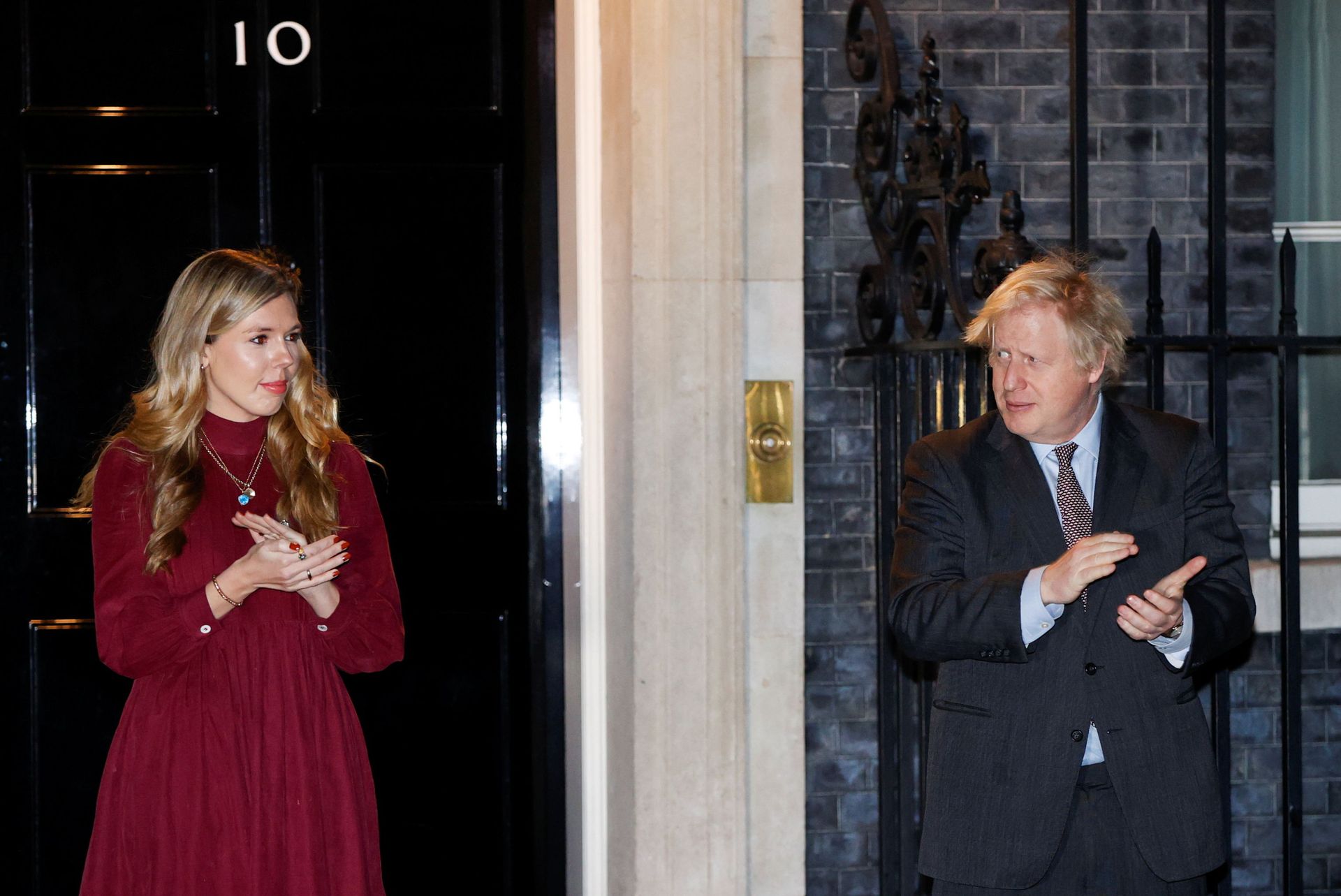 Don’t Go 'Too Hard on Dom': No.10 Officials 'Fear Being Dragged’ Into Boris Johnson Leak Scandal - Sputnik International, 1920, 28.04.2021