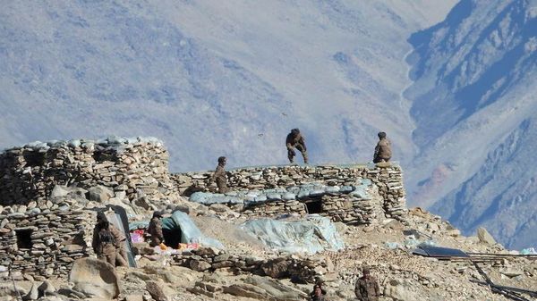 A handout photo released by Indian Army on February 16, 2021 shows the disengagement process between Indian Army and China's People's Liberation Army from a contested area in the western Himalayas, in Ladakh region. - Sputnik International