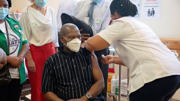 COVID-19 vaccination at Khayelitsha Hospital near Cape Town - Sputnik International