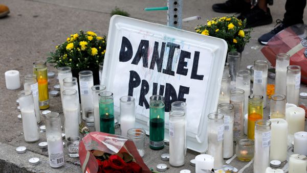 A view of a makeshift memorial on Jefferson Avenue following the death of a Black man, Daniel Prude, after police put a spit hood over his head during an arrest on March 23, in Rochester, New York, U.S. September 3, 2020 - Sputnik International