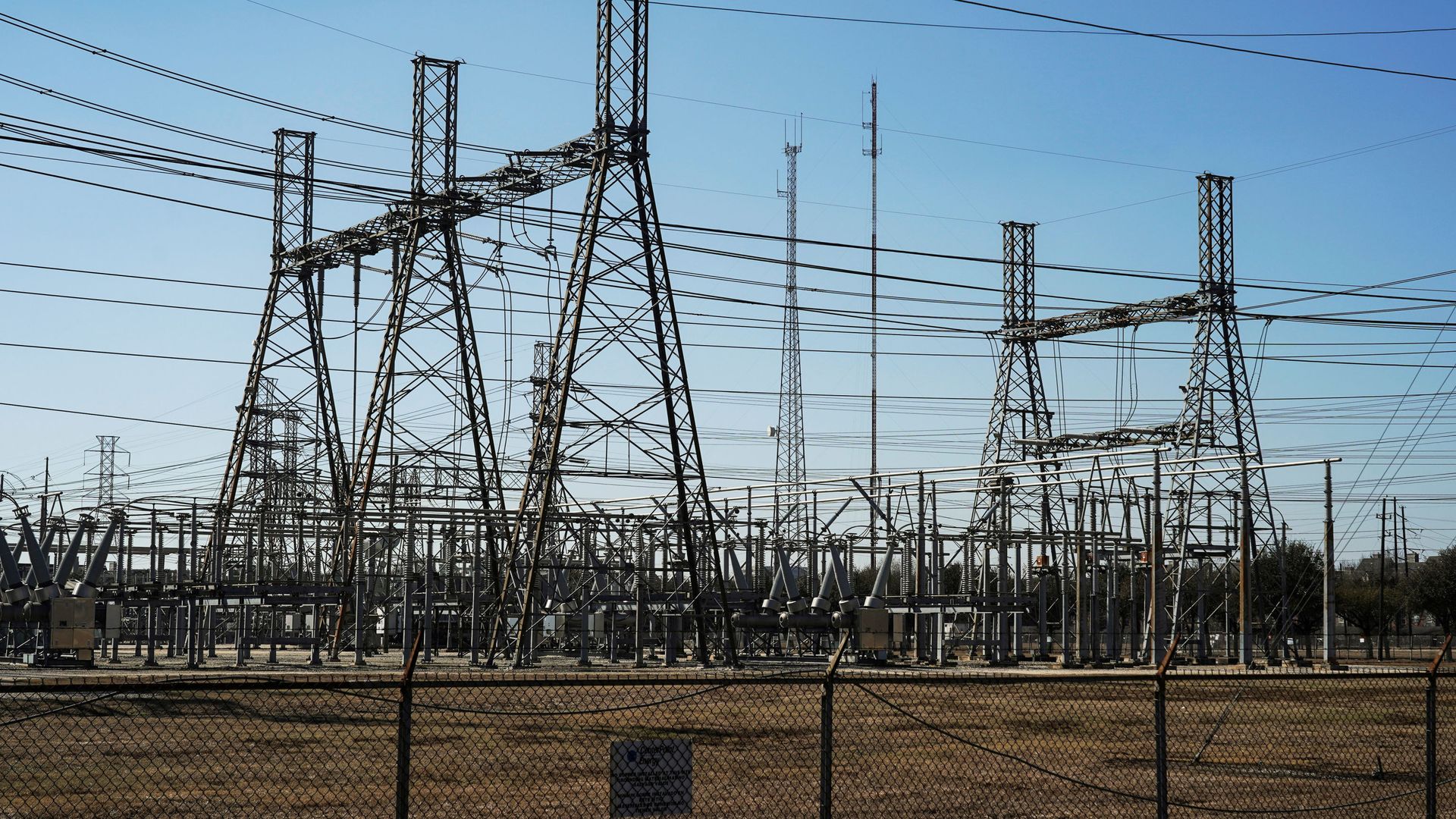 An electrical substation is seen after winter weather caused electricity blackouts in Houston, Texas, U.S. February 20, 2021. An electrical substation is seen after winter weather caused electricity blackouts in Houston, Texas, U.S. February 20, 2021. - Sputnik International, 1920, 24.02.2021