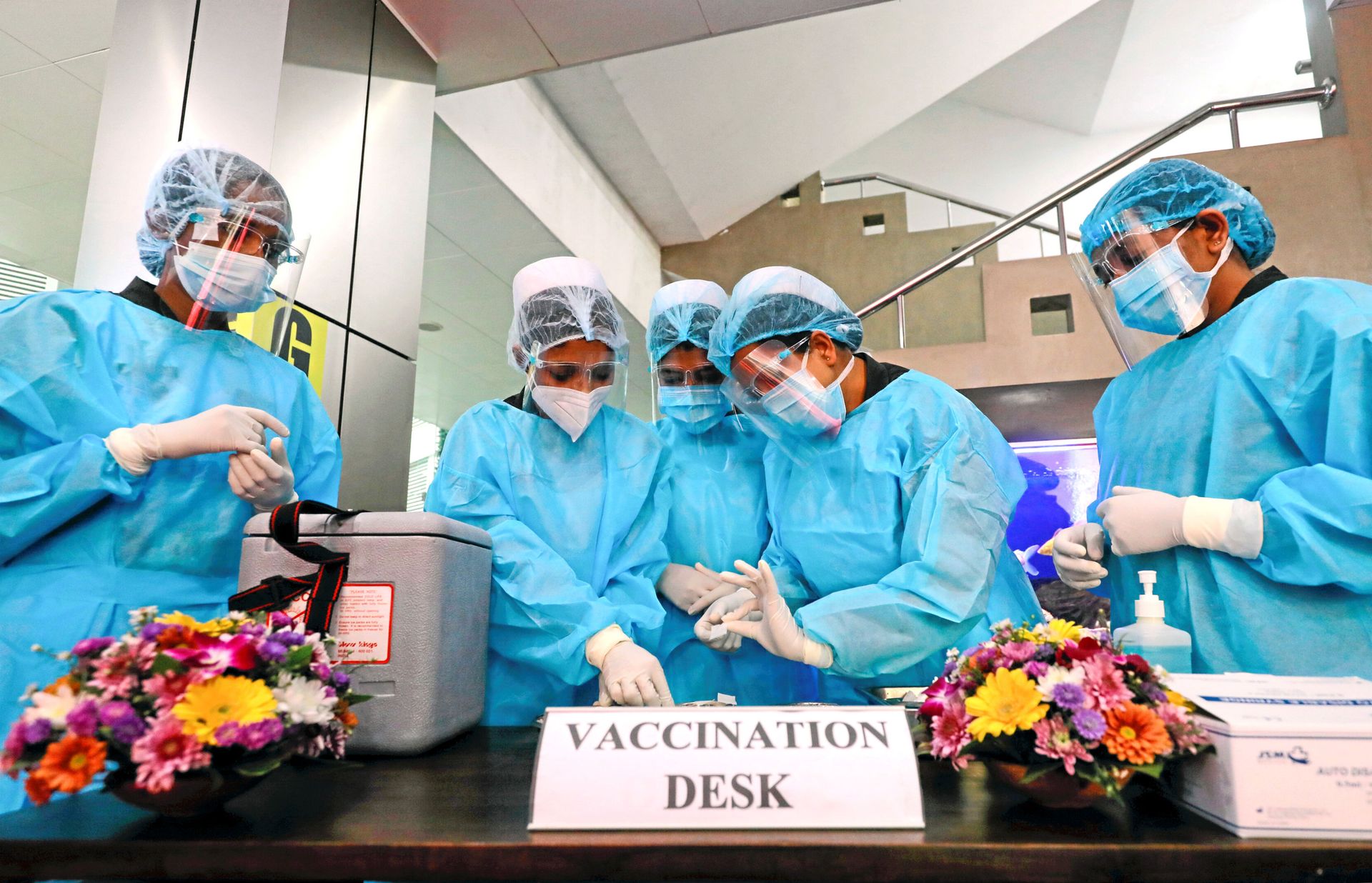 Some Britons Seeking to Cancel AstraZeneca Vaccination Over Blood Clot Fears Some Britons Seeking to Cancel AstraZeneca Vaccination Over Blood Clot Fears - Sputnik International, 1920, 17.03.2021