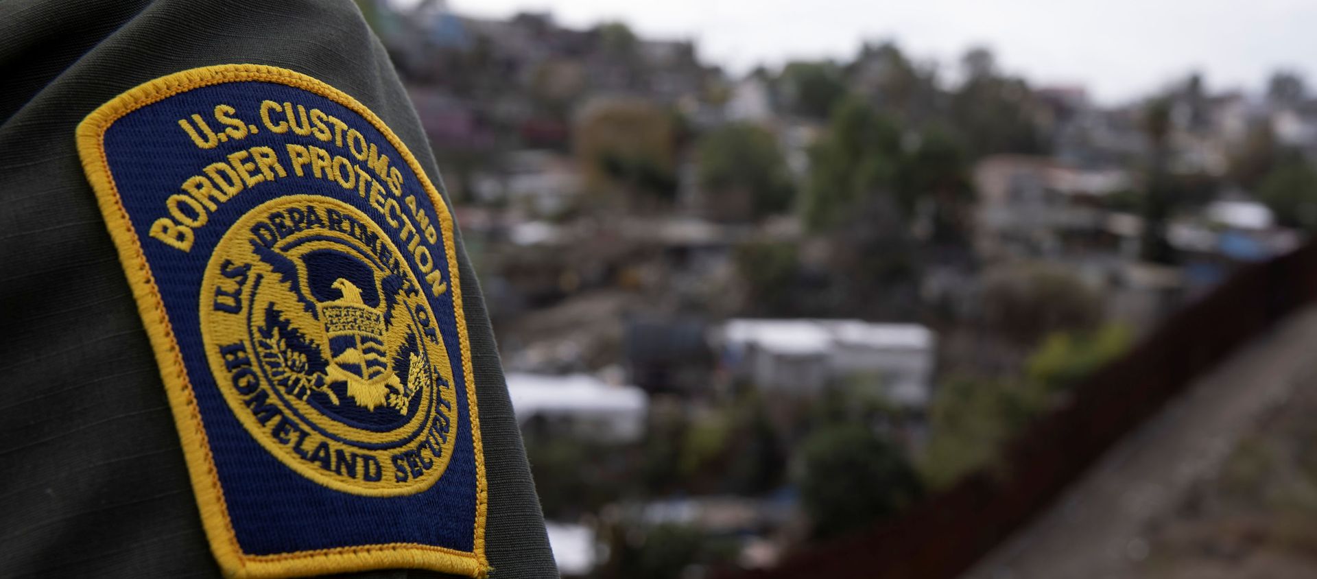 A U.S. border patrol agent looks out over Tijuana, Mexico from the U.S. Mexico border wall in San Diego, California, U.S., February 2, 2021 A U.S. border patrol agent looks out over Tijuana, Mexico from the U.S. Mexico border wall in San Diego, California, U.S., February 2, 2021 - Sputnik International, 1920, 18.03.2021
