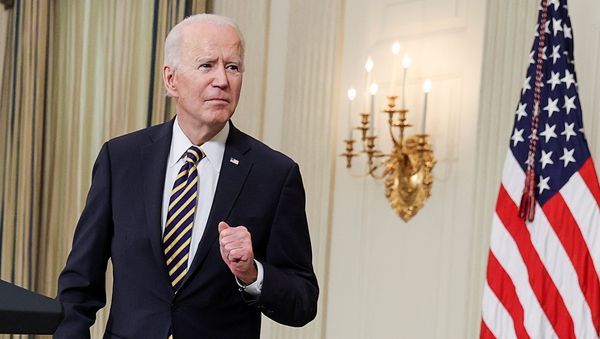 U.S. President Joe Biden listens to a question after delivering remarks and prior to signing an executive order, aimed at addressing a global semiconductor chip shortage, in the State Dining Room at the White House in Washington, U.S., February 24, 2021 U.S. President Joe Biden listens to a question after delivering remarks and prior to signing an executive order, aimed at addressing a global semiconductor chip shortage, in the State Dining Room at the White House in Washington, U.S., February 24, 2021 - Sputnik International