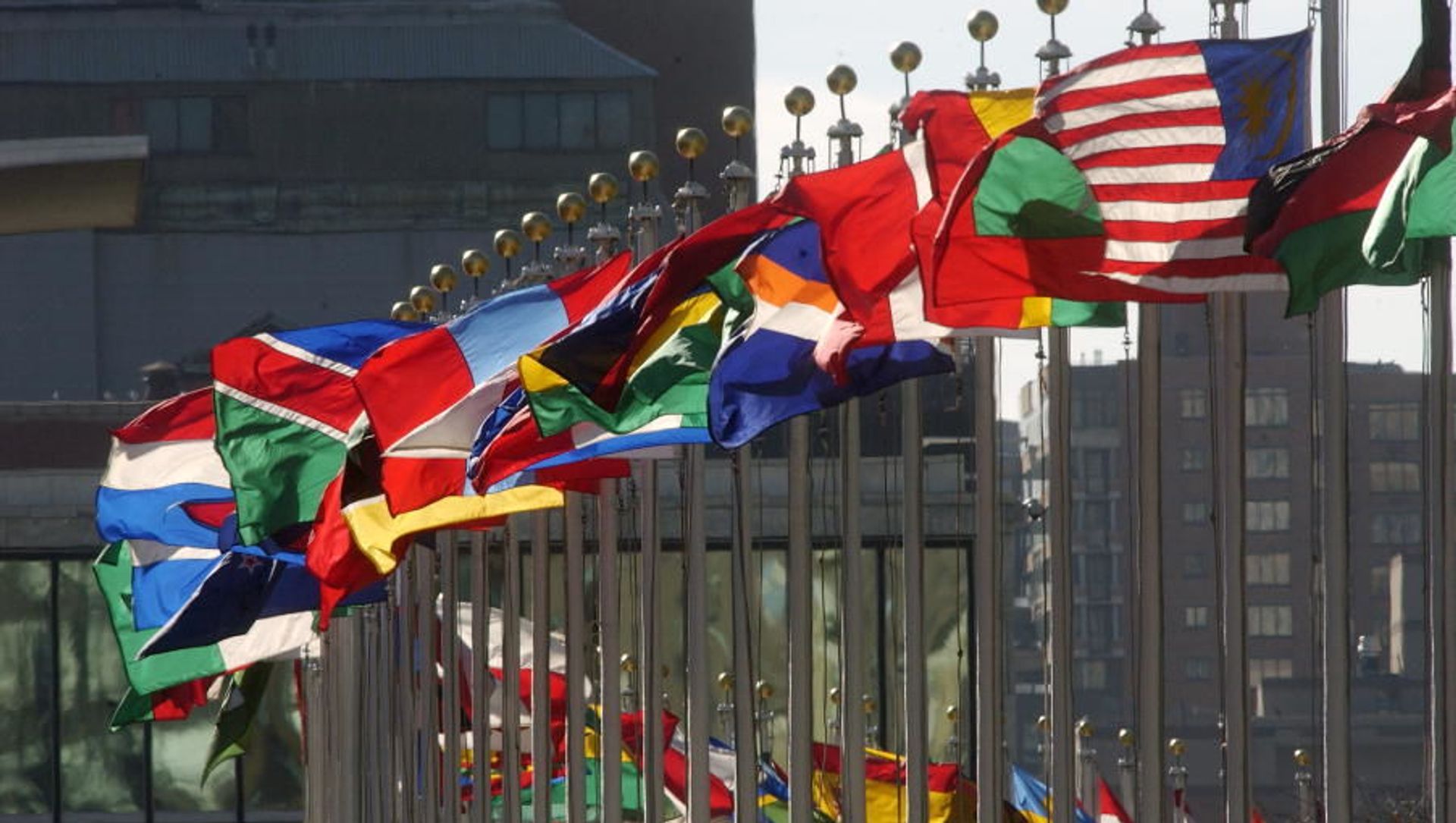 Flags of member nations flying at United Nations Headquarters Flags of member nations flying at United Nations Headquarters - Sputnik International, 1920, 04.06.2021
