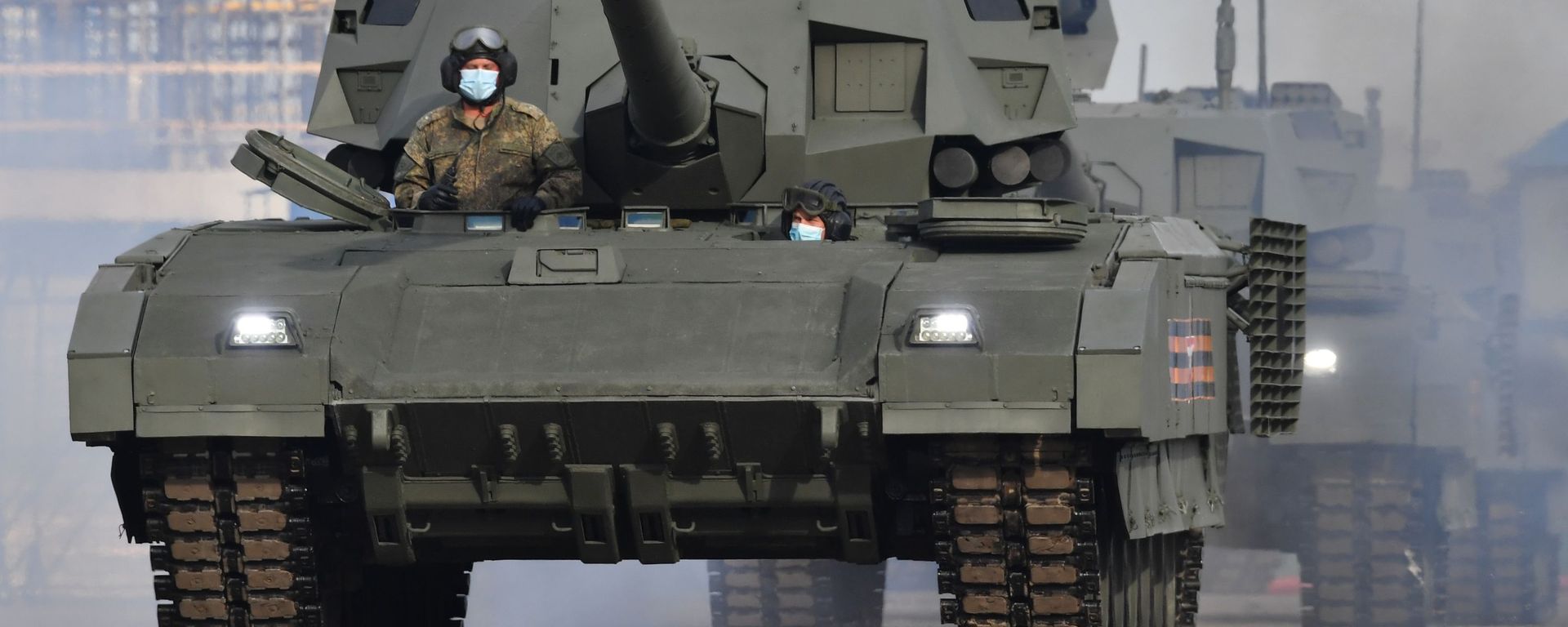 T-14 Armata tanks are seen heading to the center of Moscow during the preparations for rehearsal of the Victory Parade in Moscow T-14 Armata tanks are seen heading to the center of Moscow during the preparations for rehearsal of the Victory Parade in Moscow - Sputnik International, 1920, 25.02.2021