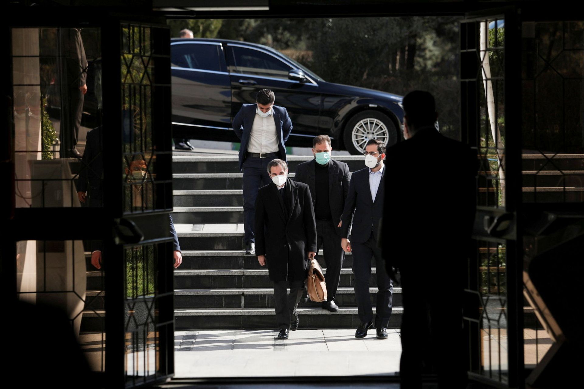 International Atomic Energy Agency (IAEA) Director General Rafael Grossi walks during a meeting with head of Iran's Atomic Energy Organization Ali-Akbar Salehi, in Tehran, Iran February 21, 2021 - Sputnik International, 1920, 07.09.2021