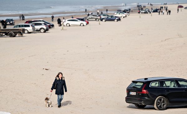 People gather on a beach during sunny weather in Blokhus, North Jutland, Denmark, 22 February 2021. People gather on a beach during sunny weather in Blokhus, North Jutland, Denmark, 22 February 2021. - Sputnik International
