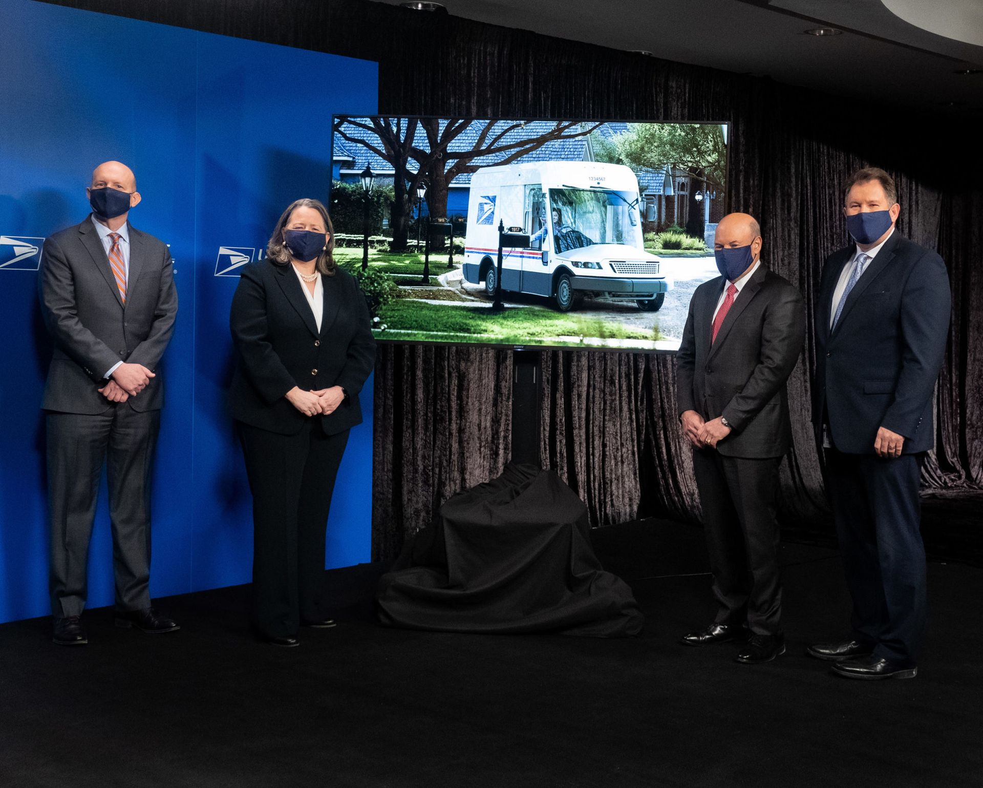 'Clown Car': Netizens Roast USPS for $482 Million Hybrid Truck Contract Amid Delivery Delays  - Sputnik International, 1920, 25.02.2021