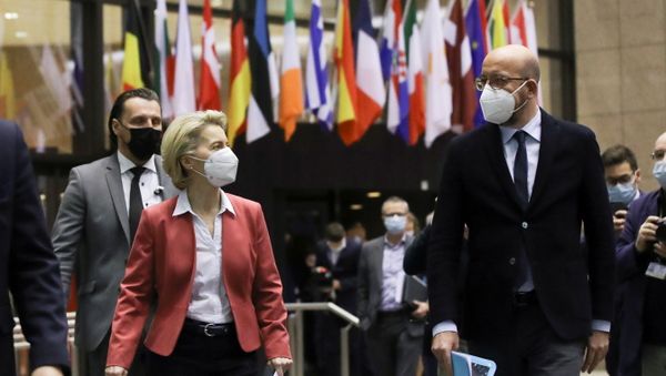 European Commission President Ursula von der Leyen and European Council President Charles Michel prepare for a press conference at the end of a video conference of European Council members on COVID-19 pandemic, in Brussels, Belgium February 25, 2021 - Sputnik International