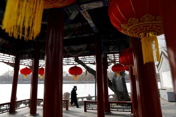 China Raises Red Lanterns to Mark First Full Moon of Lunar Year China Raises Red Lanterns to Mark First Full Moon of Lunar Year - Sputnik International