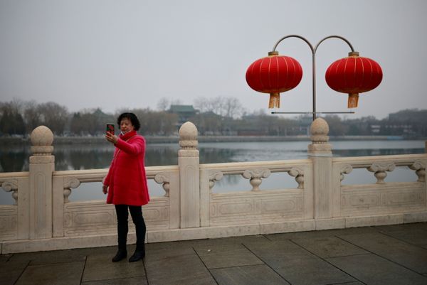 China Raises Red Lanterns to Mark First Full Moon of Lunar Year China Raises Red Lanterns to Mark First Full Moon of Lunar Year - Sputnik International