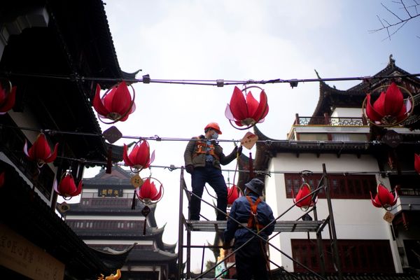 China Raises Red Lanterns to Mark First Full Moon of Lunar Year China Raises Red Lanterns to Mark First Full Moon of Lunar Year - Sputnik International