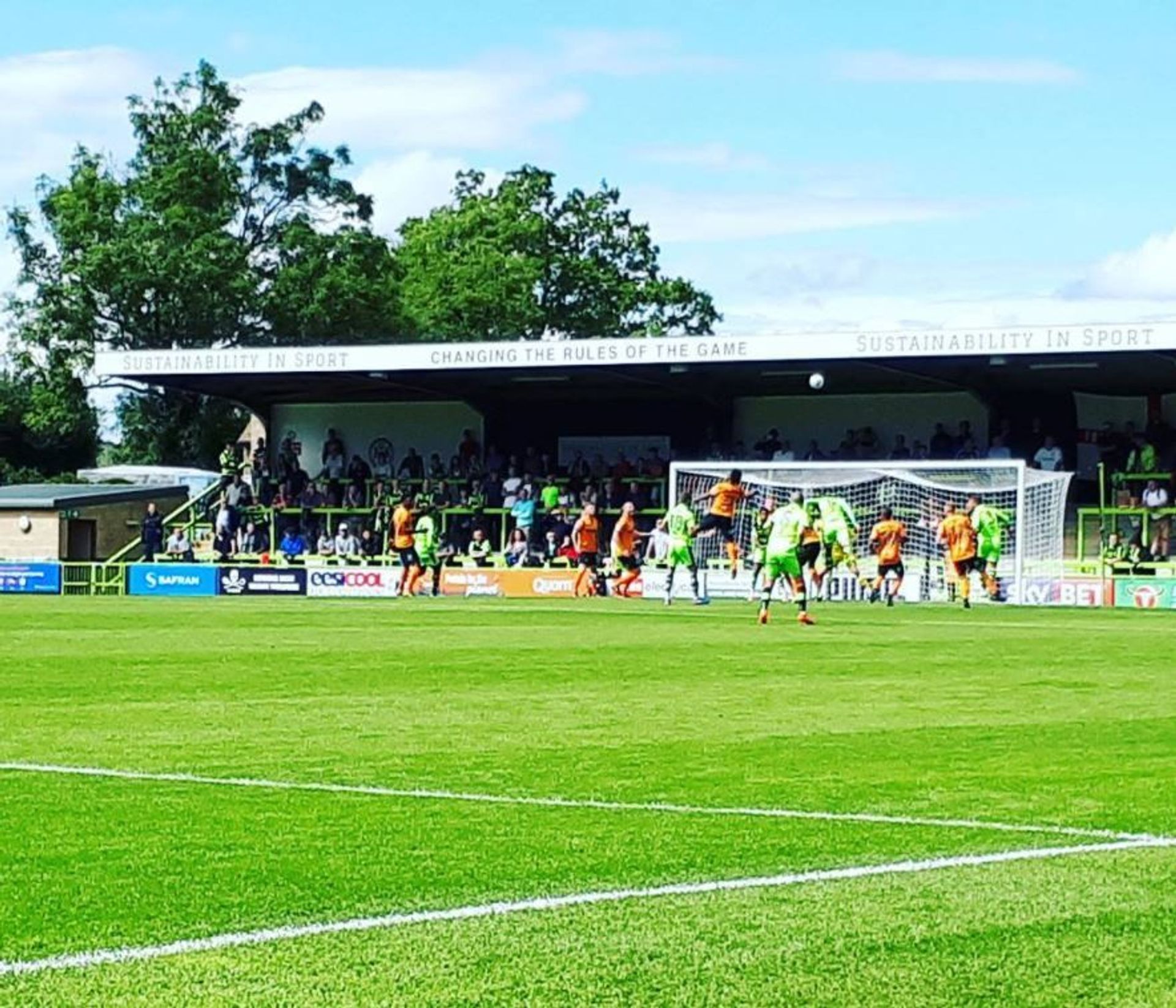 The Hippiest Football Team in UK: Wooden Stadium, Vegan Burgers, Now Shirts Made of Recycled Coffee The Hippiest Football Team in UK: Wooden Stadium, Vegan Burgers, Now Shirts Made of Recycled Coffee - Sputnik International, 1920, 26.02.2021