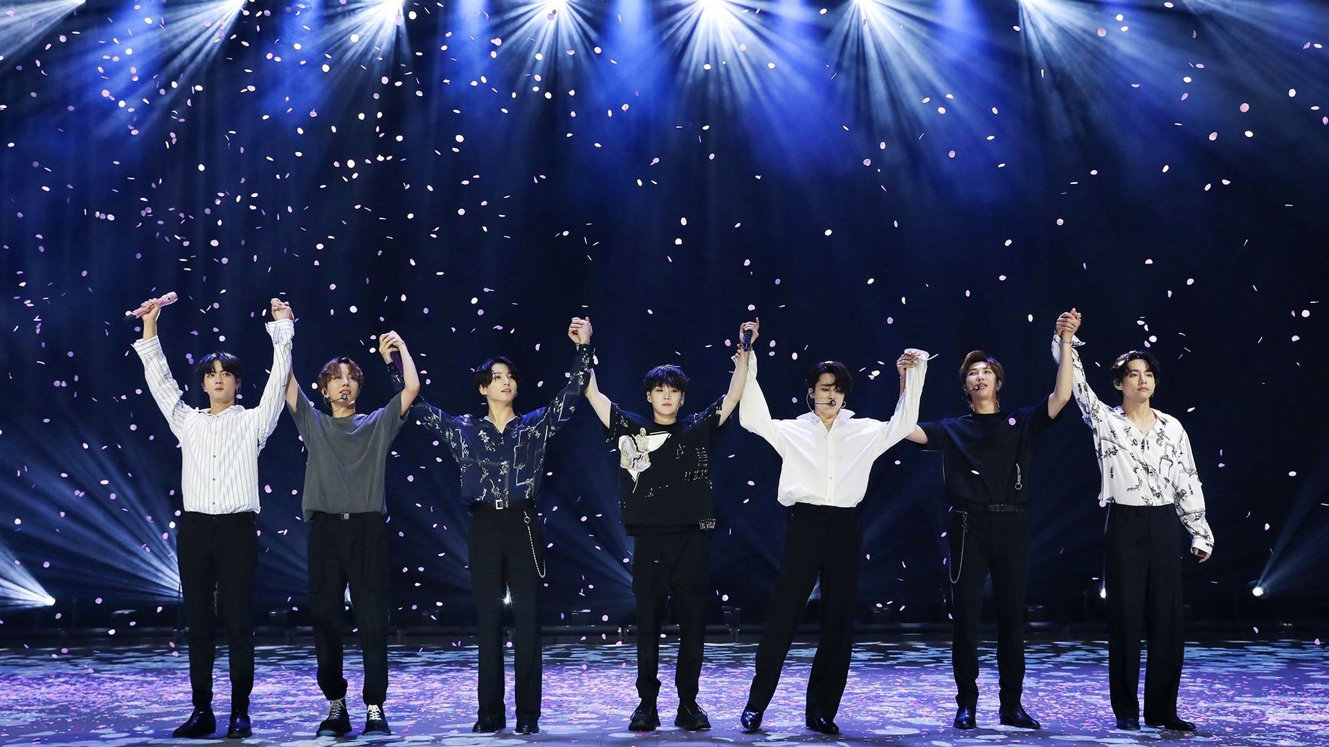 German radio host apologises to BTS for comparing K-pop phenomenon with Covid-19 German radio host apologises to BTS for comparing K-pop phenomenon with Covid-19 - Sputnik International, 1920, 15.03.2021