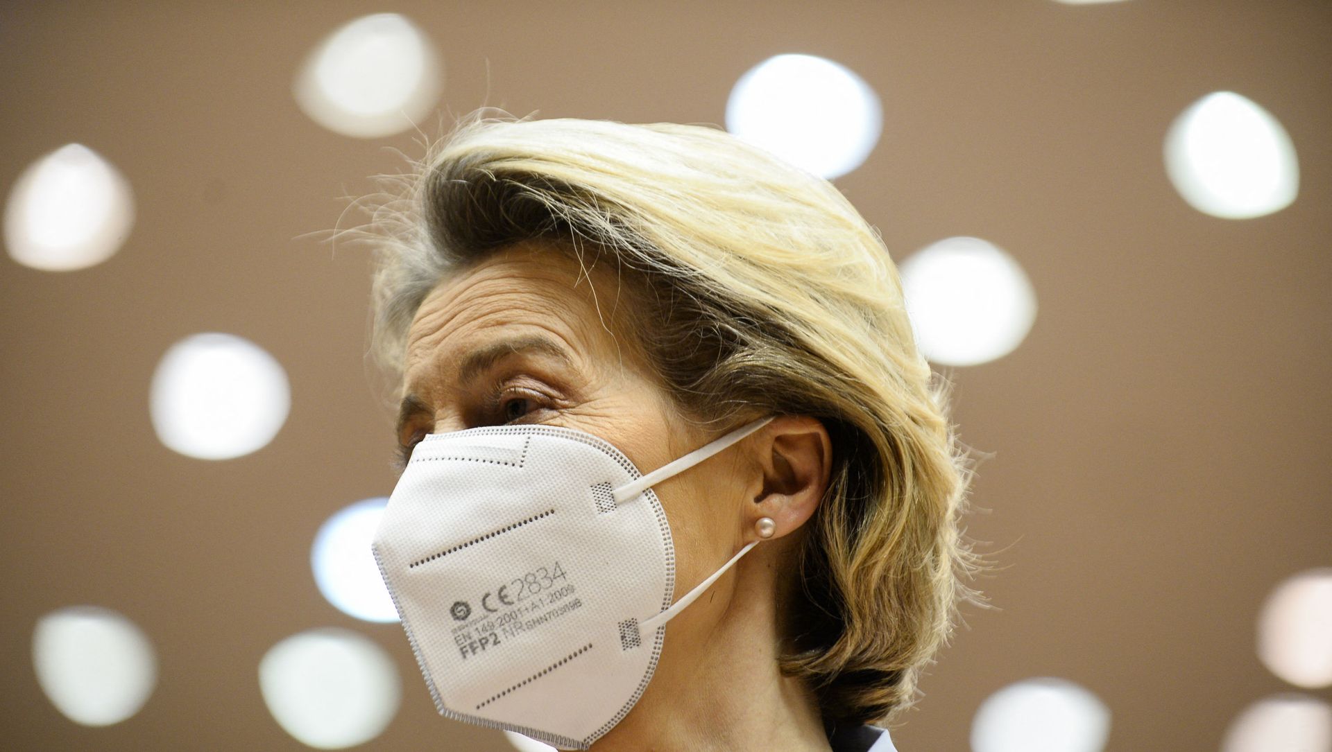 European Commission President Ursula Von Der Leyen looks on as she arrives at the European Parliament to explains the European Union's vaccine strategy to European Parliament, in Brussels, on February 10, 2021. European Commission President Ursula Von Der Leyen looks on as she arrives at the European Parliament to explains the European Union's vaccine strategy to European Parliament, in Brussels, on February 10, 2021. - Sputnik International, 1920, 01.03.2021