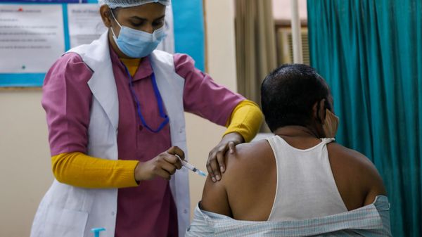 A man receives a Bharat Biotech's COVID-19 vaccine called COVAXIN, at a vaccination centre, in New Delhi, India, February 13, 2021 A man receives a Bharat Biotech's COVID-19 vaccine called COVAXIN, at a vaccination centre, in New Delhi, India, February 13, 2021 - Sputnik International