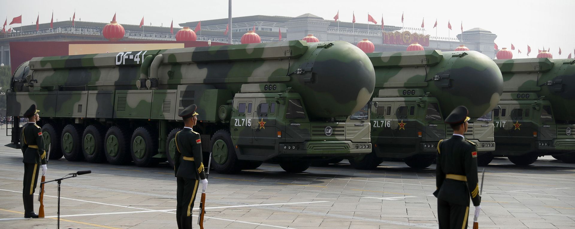 Chinese military vehicles carrying DF-41 ballistic missiles roll during a parade to commemorate the 70th anniversary of the founding of Communist China in Beijing, Tuesday, Oct. 1, 2019 Chinese military vehicles carrying DF-41 ballistic missiles roll during a parade to commemorate the 70th anniversary of the founding of Communist China in Beijing, Tuesday, Oct. 1, 2019 - Sputnik International, 1920, 02.11.2022