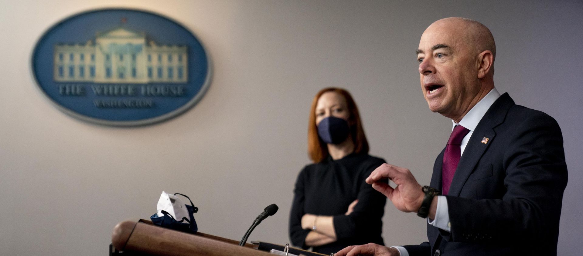 Homeland Security Secretary Alejandro Mayorkas, right, accompanied by White House press secretary Jen Psaki, left, speaks during a press briefing at the White House, Monday, March 1, 2021, in Washington.  - Sputnik International, 1920, 01.03.2021