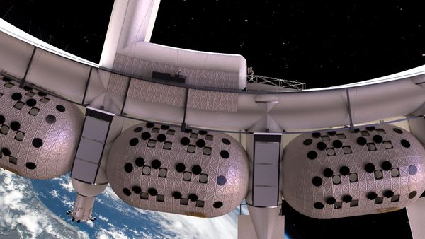 A Room With One Hell of a View: Unearthly Experience of Staying at Voyager Station Space Hotel - Sputnik International