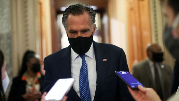 U.S. Senator Mitt Romney (R-UT) speaks with reporters about potential efforts to raise the minimum wage at the U.S. Capitol in Washington, U.S., March 1, 2021 - Sputnik International